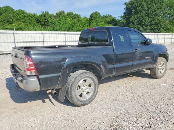 2015 TOYOTA TACOMA Delux Grade
