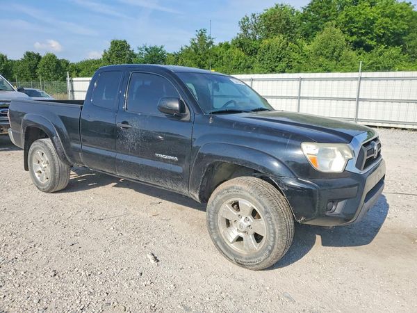 2015 TOYOTA TACOMA Delux Grade