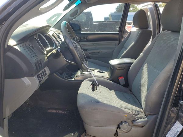 2015 TOYOTA TACOMA Delux Grade