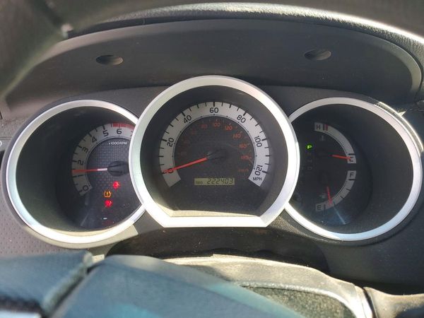 2015 TOYOTA TACOMA Delux Grade
