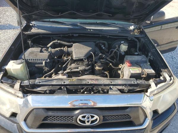 2015 TOYOTA TACOMA Delux Grade