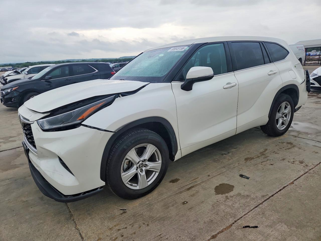 2021 TOYOTA HIGHLANDER LE