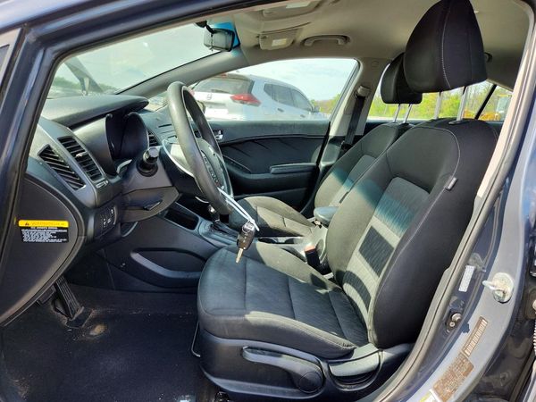 2016 KIA FORTE GL (Middle-Low Grade)