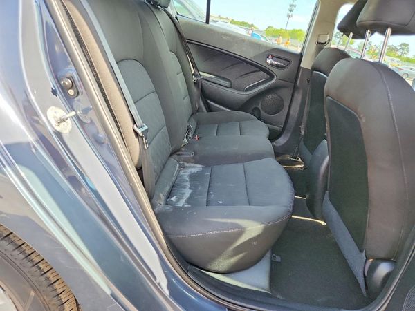 2016 KIA FORTE GL (Middle-Low Grade)