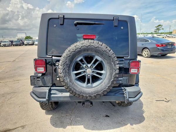 2017 JEEP WRANGLER UNLIMITED SAHARA 4X4