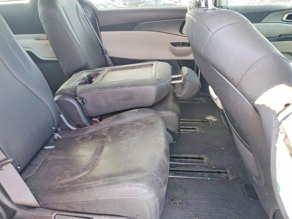 2024 KIA CARNIVAL