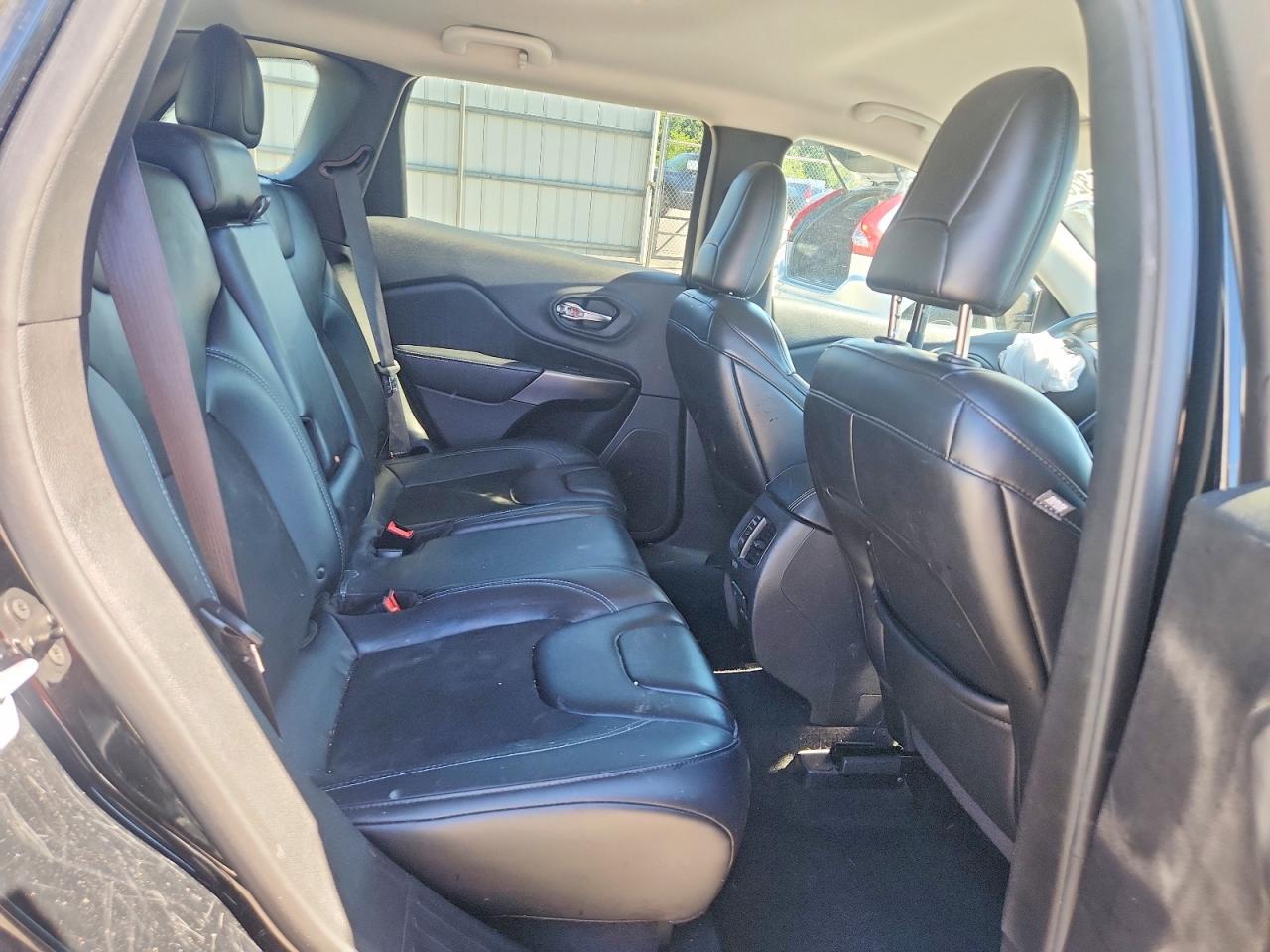 2019 JEEP CHEROKEE LATITUDE PLUS 4X4