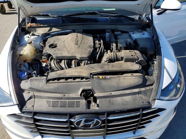 2022 HYUNDAI SONATA SE