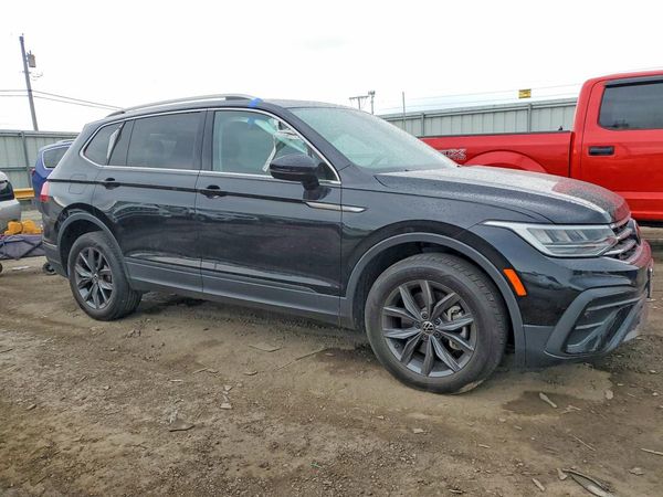 2022 VOLKSWAGEN TIGUAN 4Motion SE