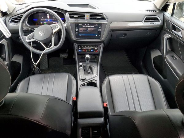 2022 VOLKSWAGEN TIGUAN 4Motion SE