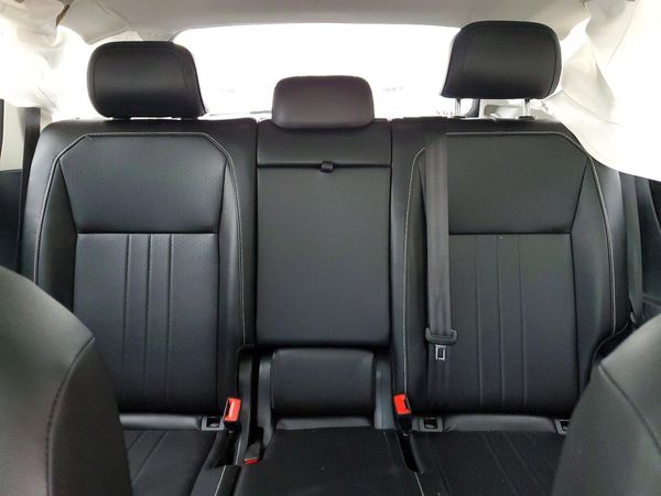 2022 VOLKSWAGEN TIGUAN 4Motion SE