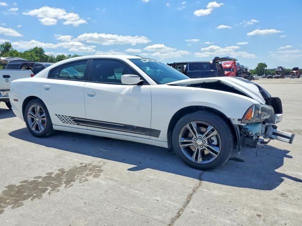 2013 DODGE CHARGER SXT