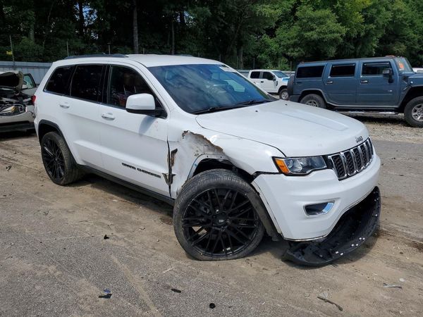 2017 JEEP GRAND CHEROKEE LAREDO 4X2