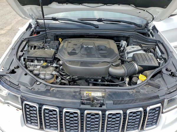 2017 JEEP GRAND CHEROKEE LAREDO 4X2