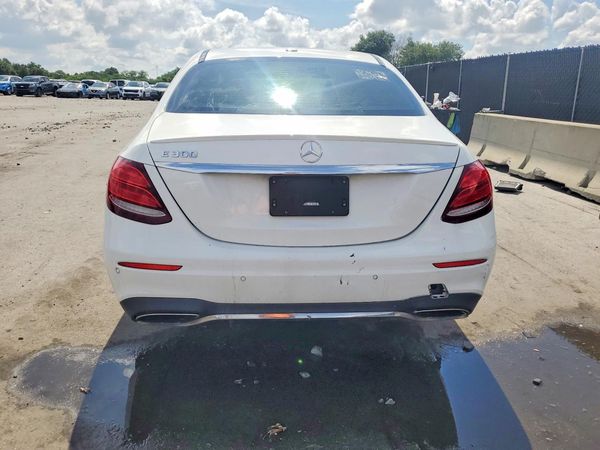 2017 MERCEDES-BENZ E E300
