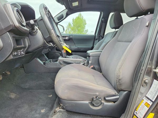 2017 TOYOTA TACOMA