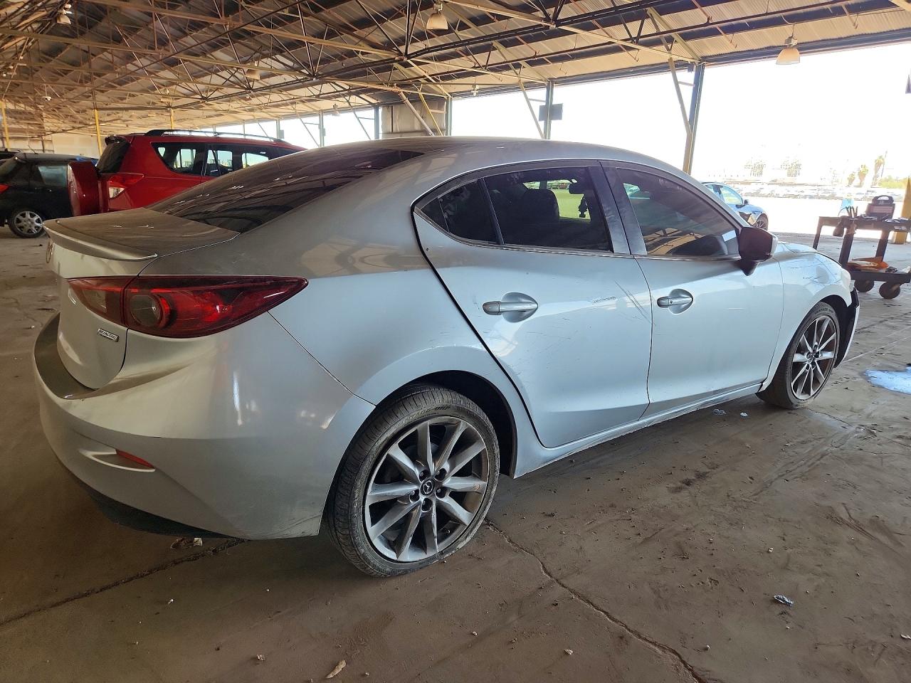2018 MAZDA 3 Touring