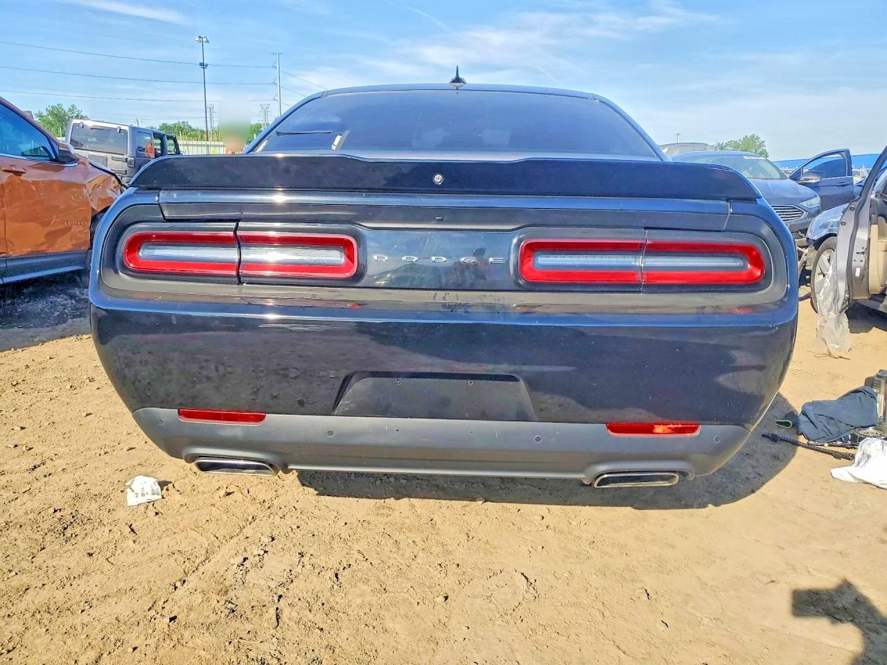 2016 DODGE CHALLENGER SXT Plus