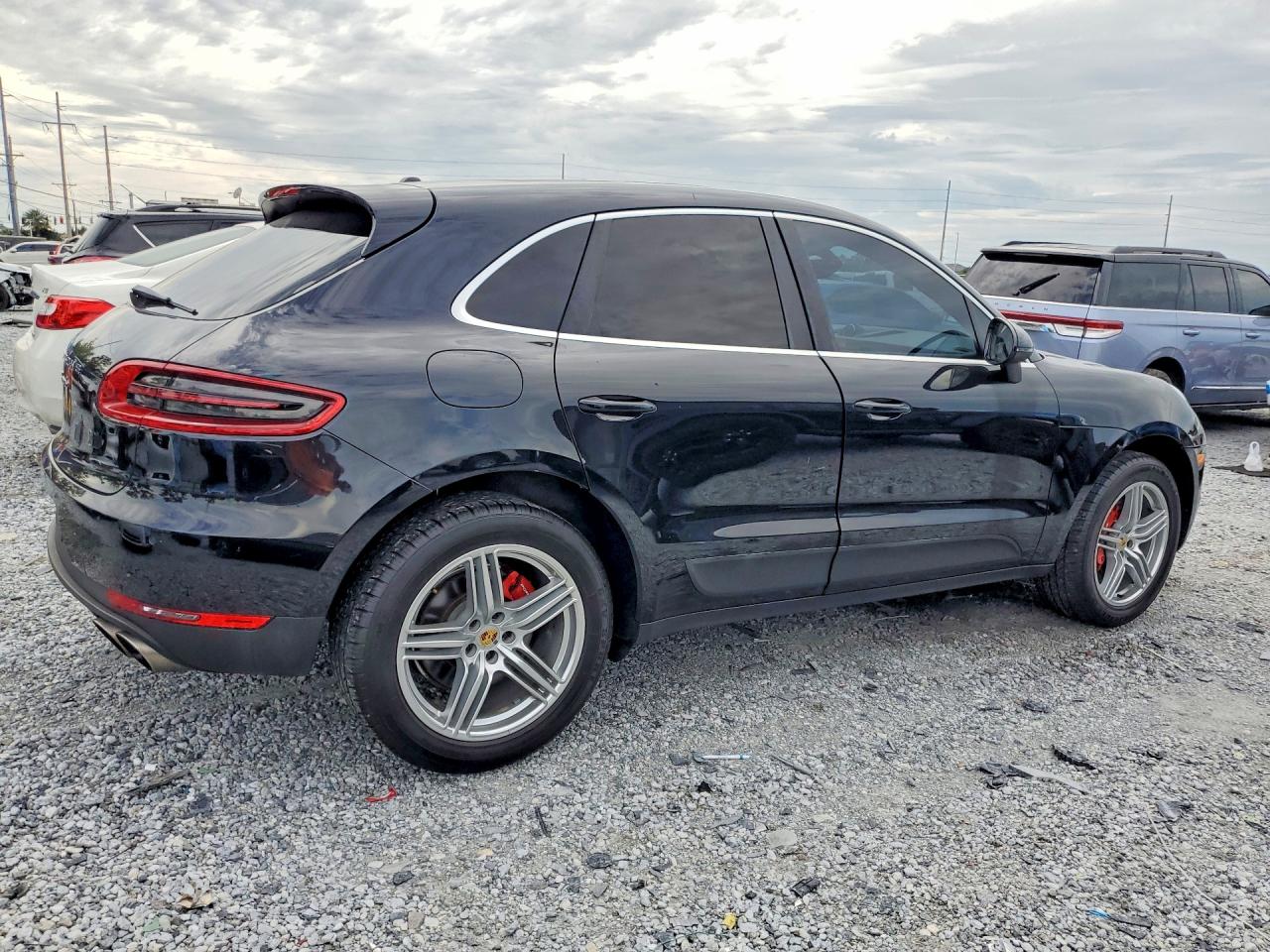 2015 PORSCHE MACAN