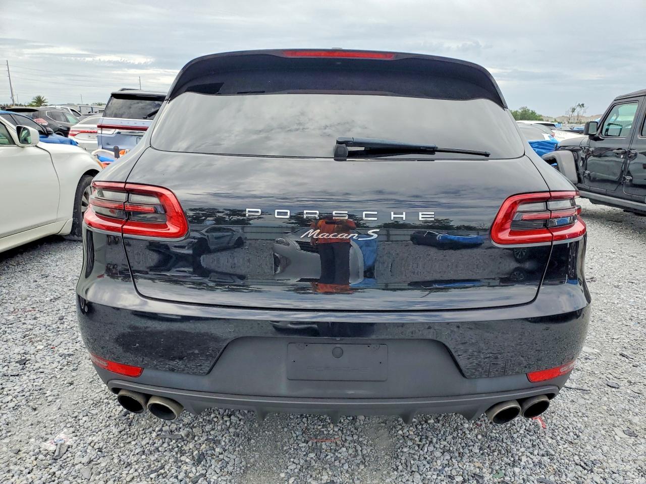 2015 PORSCHE MACAN