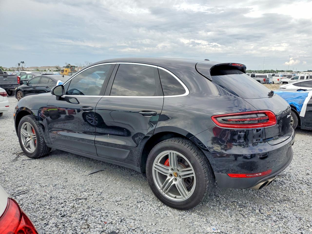 2015 PORSCHE MACAN