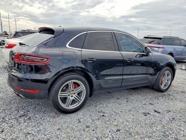 2015 PORSCHE MACAN