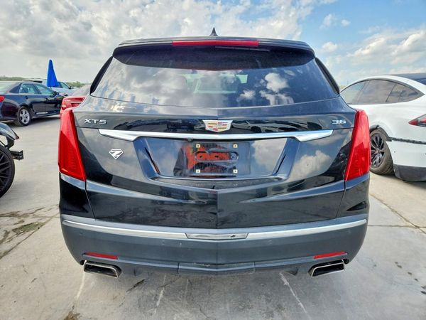2017 CADILLAC XT5