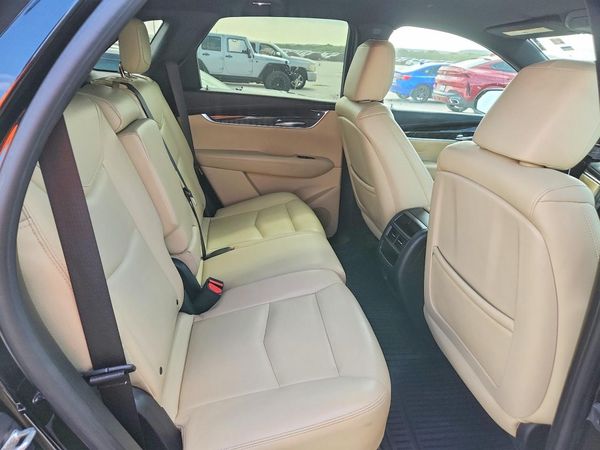 2017 CADILLAC XT5