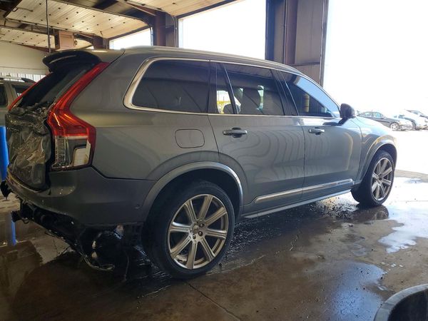 2017 VOLVO XC90