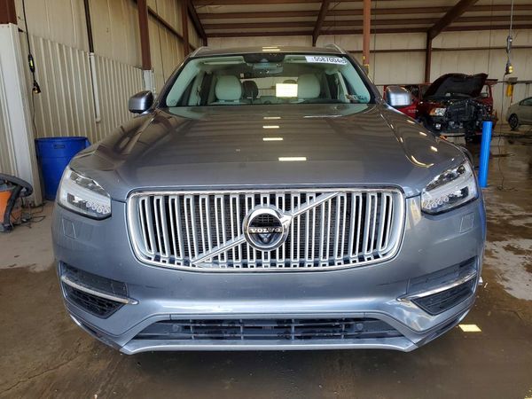 2017 VOLVO XC90