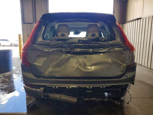 2017 VOLVO XC90