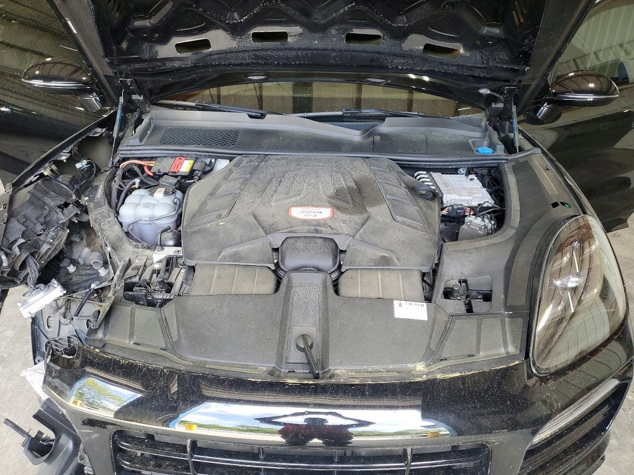 2021 PORSCHE CAYENNE