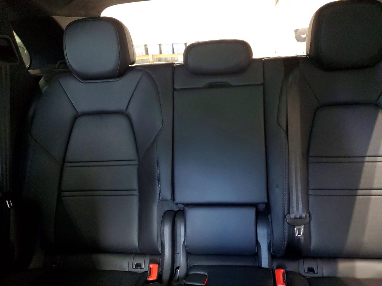 2021 PORSCHE CAYENNE