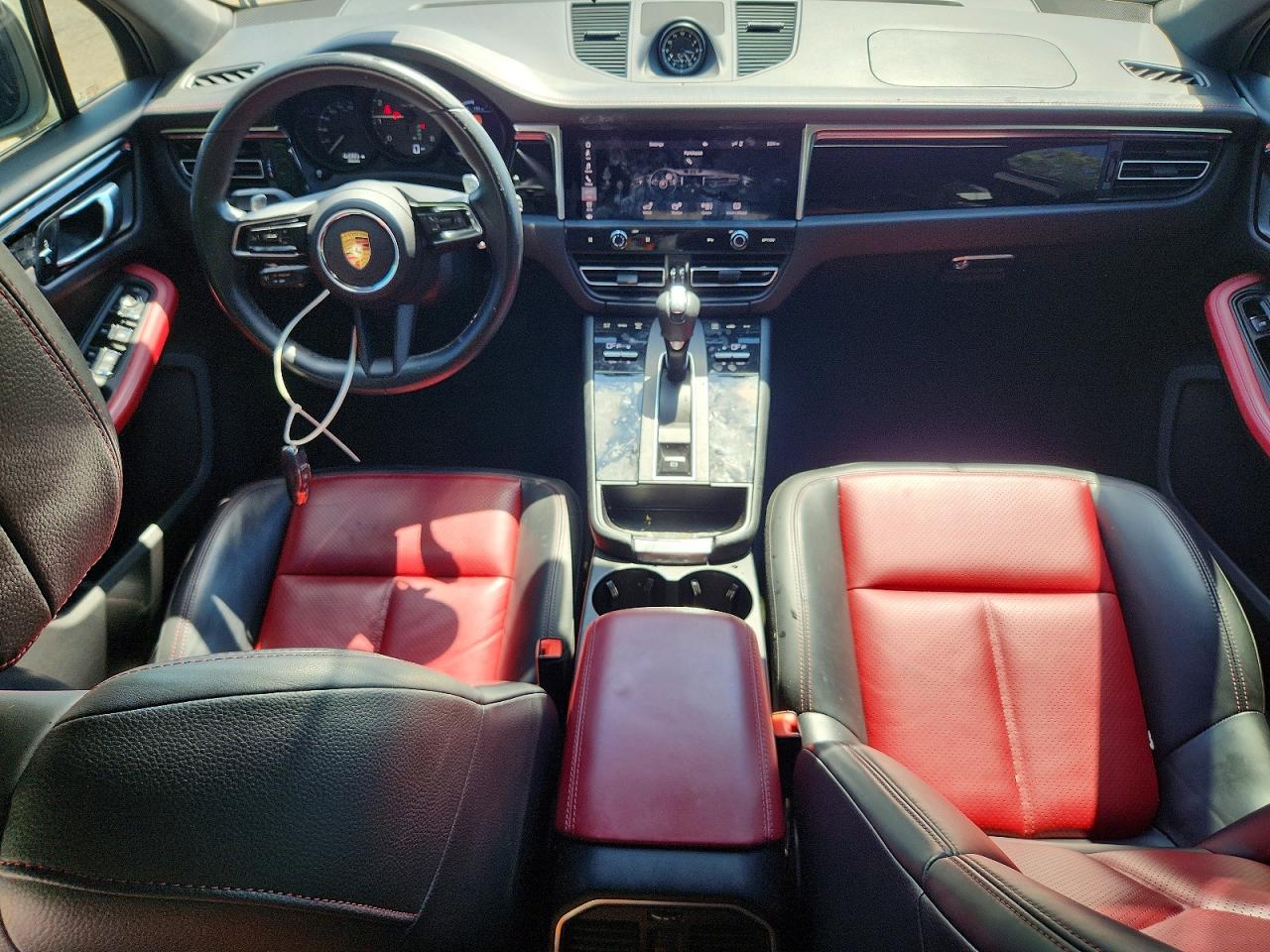 2022 PORSCHE MACAN