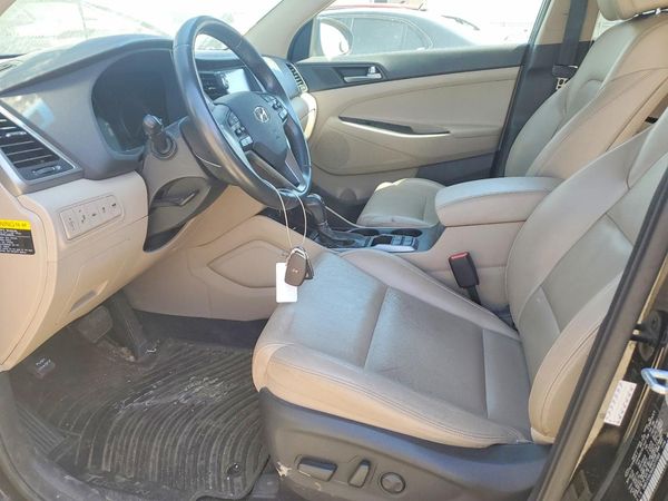 2016 HYUNDAI TUCSON
