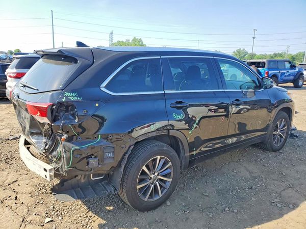 2017 TOYOTA HIGHLANDER SE/XLE