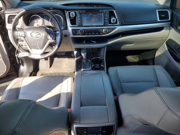 2017 TOYOTA HIGHLANDER SE/XLE