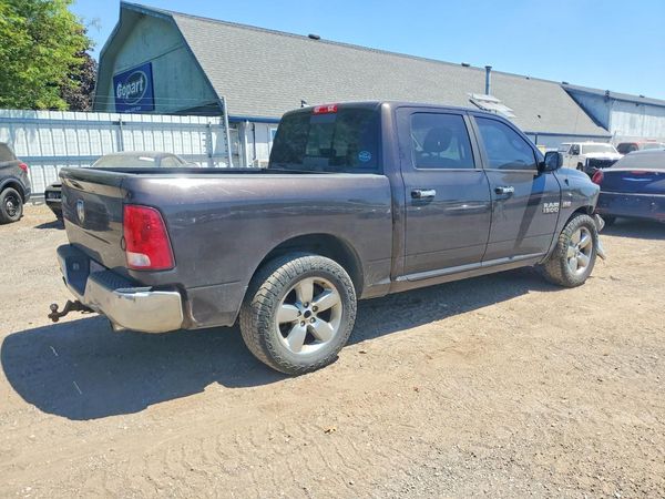 2017 RAM 1500 SLT