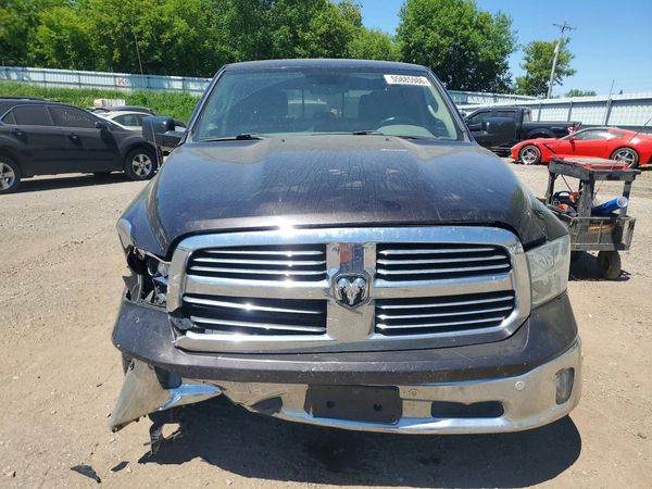 2017 RAM 1500 SLT
