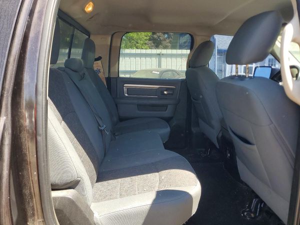 2017 RAM 1500 SLT