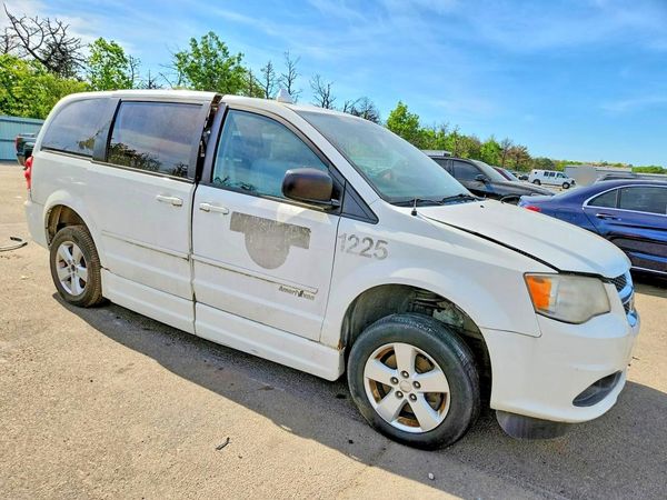 2013 DODGE GRAND CARAVAN SE