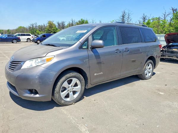 2016 TOYOTA SIENNA