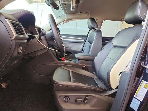 2021 VOLKSWAGEN ATLAS SE w/ Tech