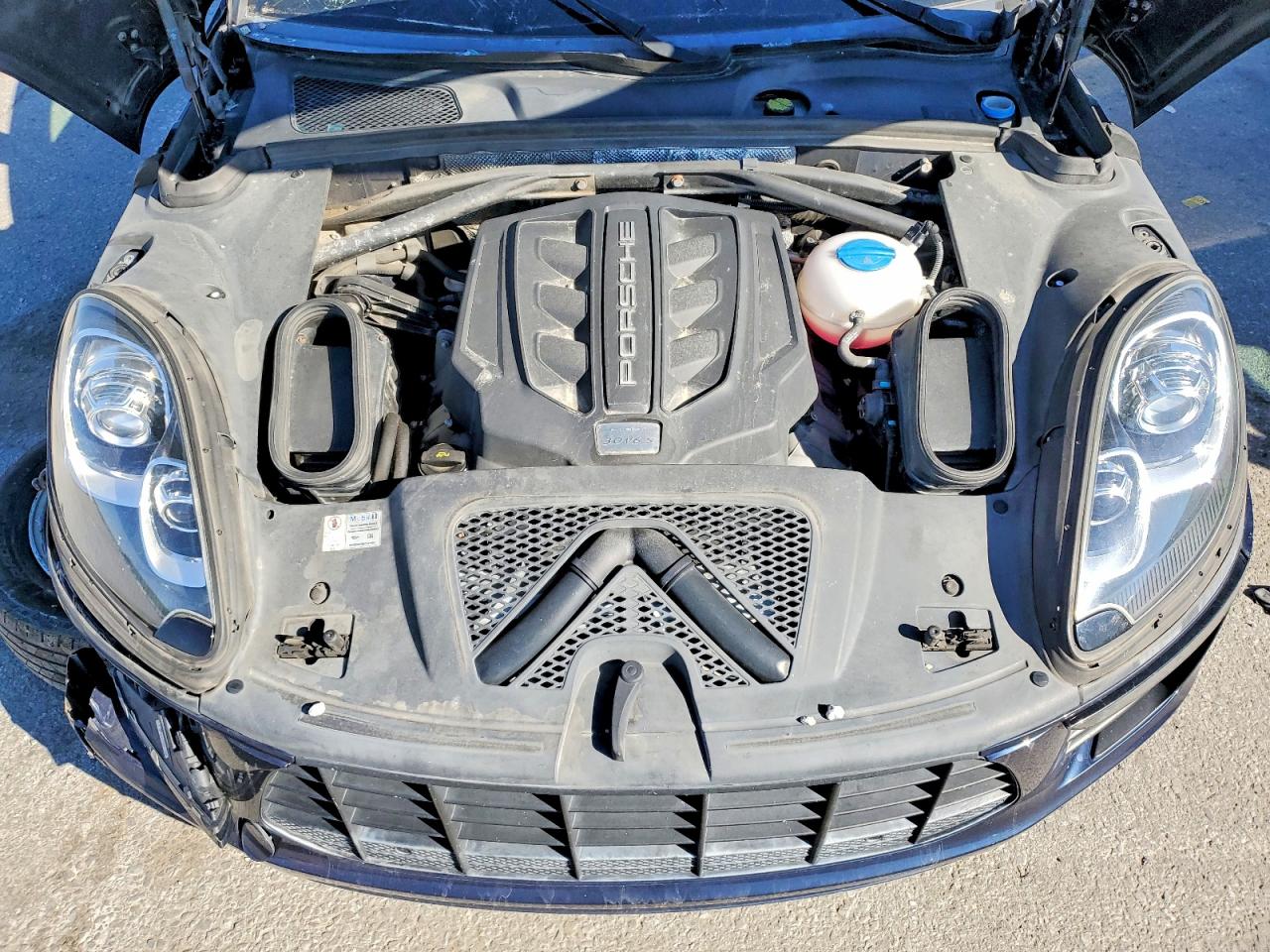 2015 PORSCHE MACAN