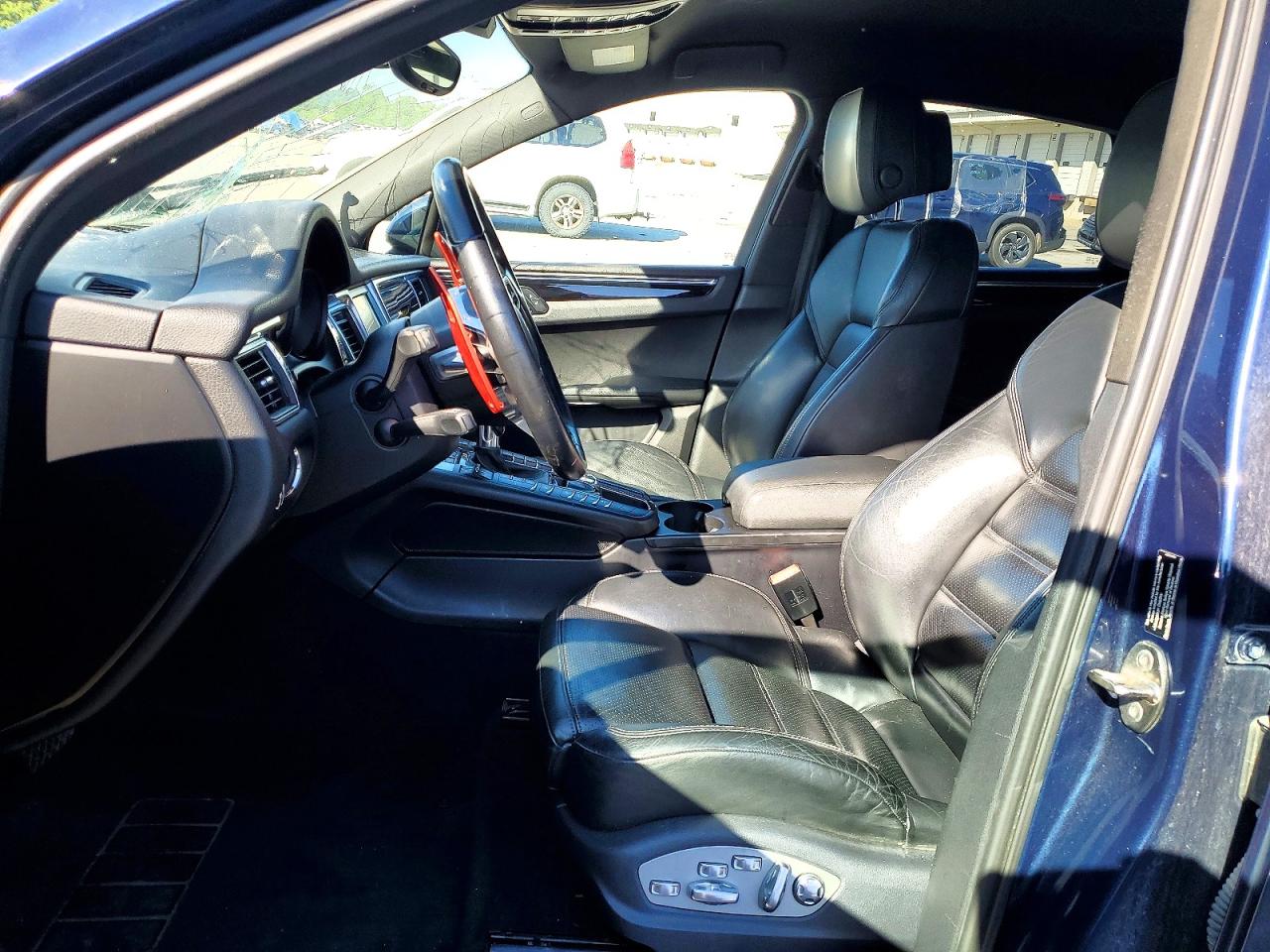 2015 PORSCHE MACAN