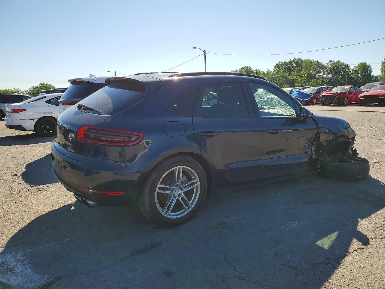2015 PORSCHE MACAN