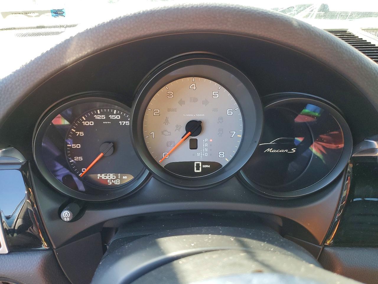 2015 PORSCHE MACAN