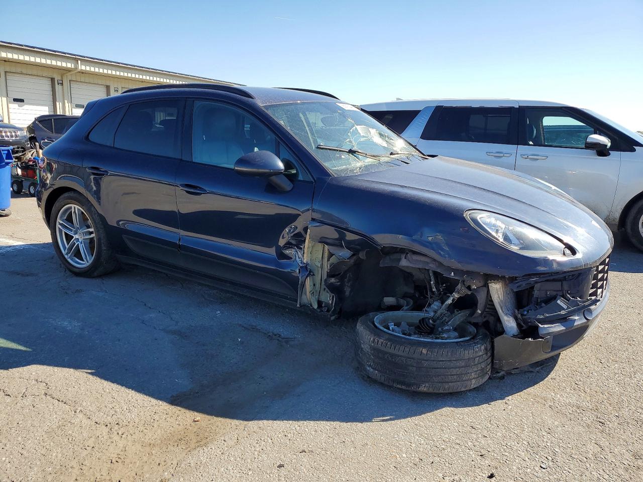 2015 PORSCHE MACAN
