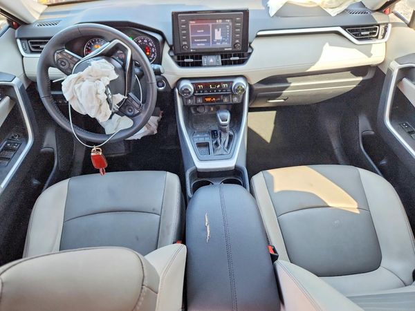 2020 TOYOTA RAV4 XLE Premium