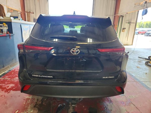 2022 TOYOTA HIGHLANDER XLE